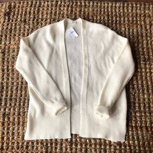 Pretty white cardigan 💕💕